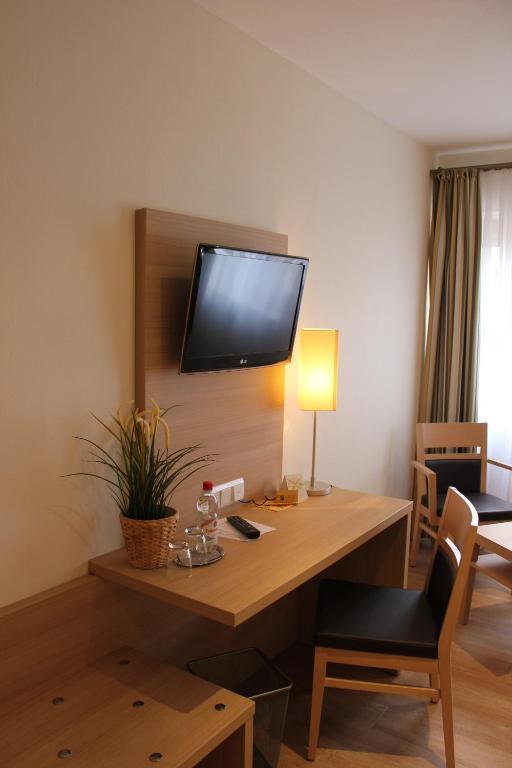 Gasthof Weisses Ross Kleinostheim Habitación foto